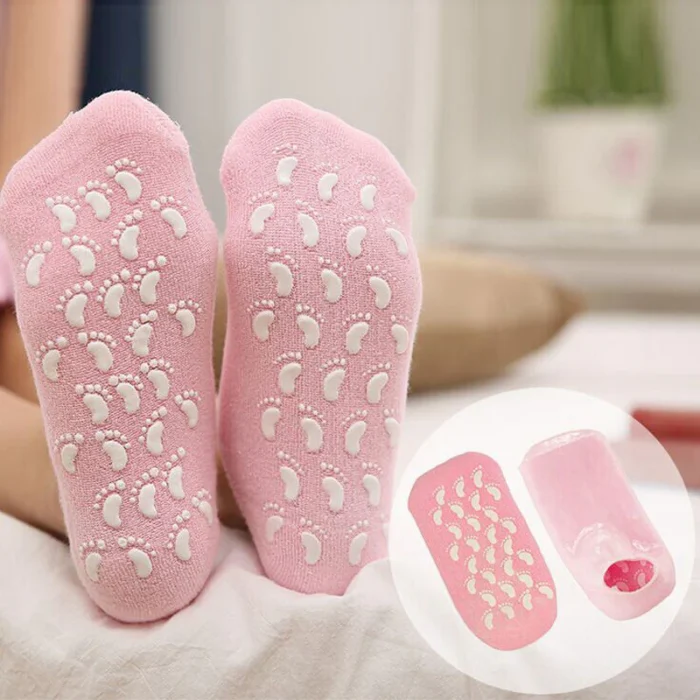 Spa Gel Socks for Women and Men – Moisturizing and Repairing Silicone Socks for Cracked Heels, Dry Feet, and Callus Removal | Jojoba Oil, Vitamin E, Olive Oil Infused | Washable and Reusable | One Size Fits All